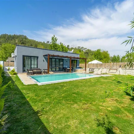 فيلة Oeluedeniz Villa *